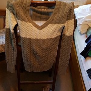 V neck sweater top